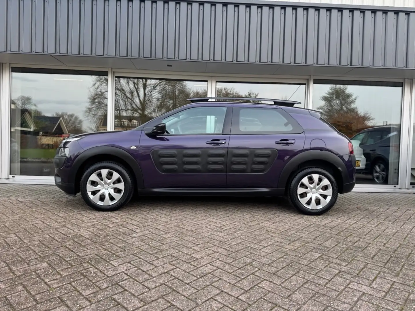 Citroen C4 Cactus 1.2 PureTech Business Paars - 2