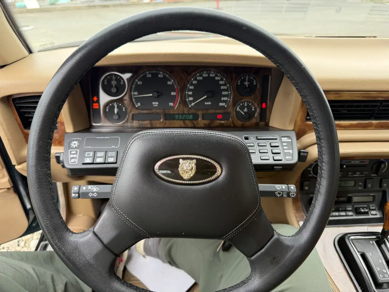Jaguar XJ снимка Jaguar XJ