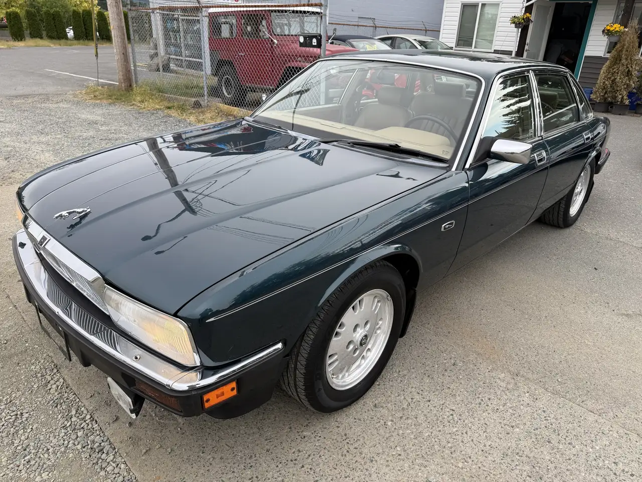 Jaguar XJ снимка Jaguar XJ