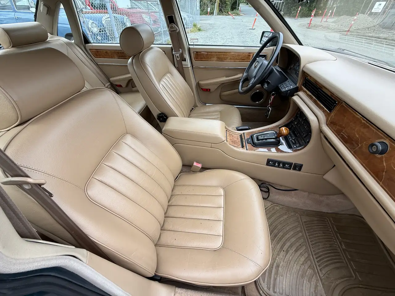 Jaguar XJ снимка Jaguar XJ