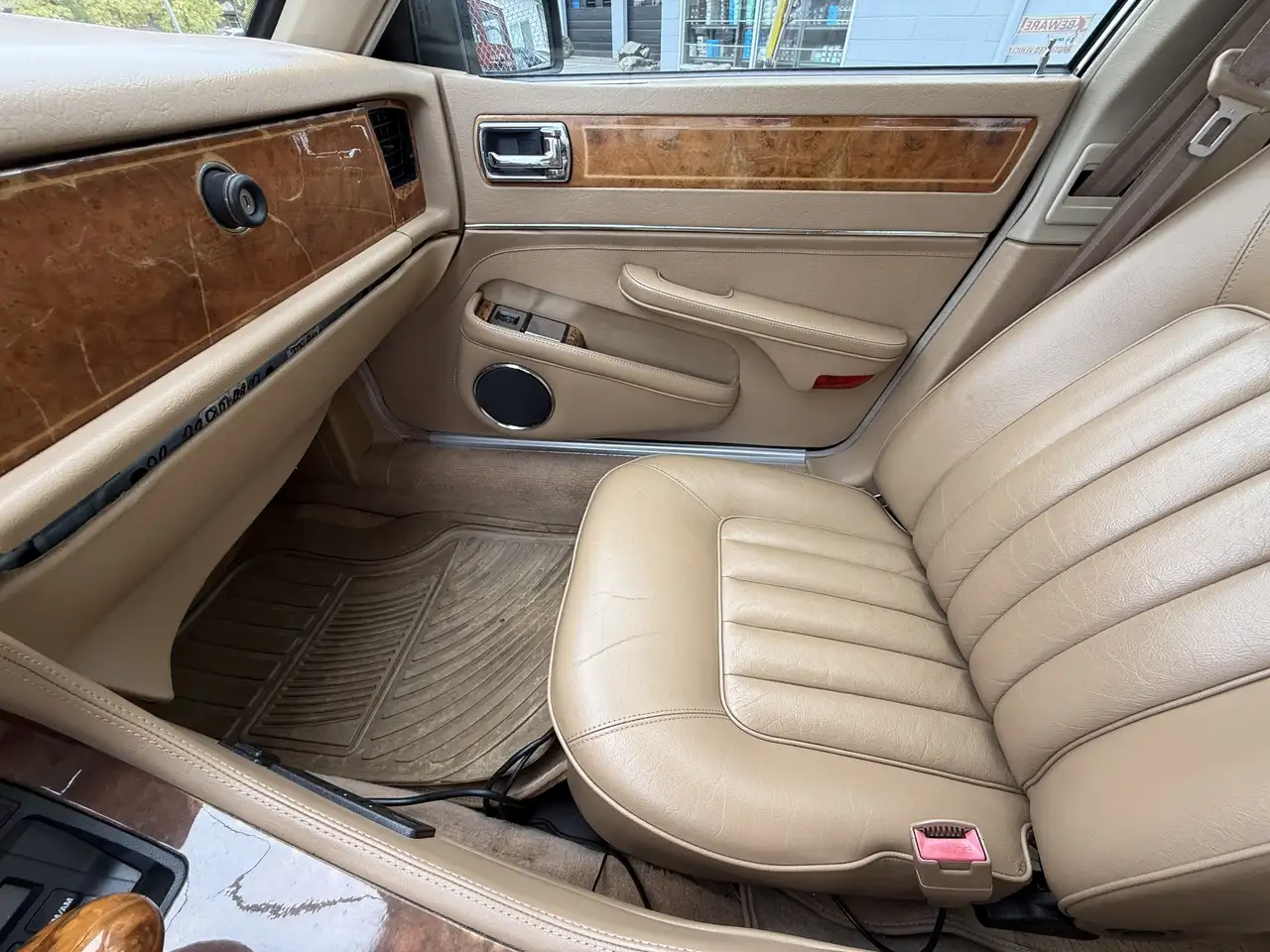 Jaguar XJ снимка Jaguar XJ