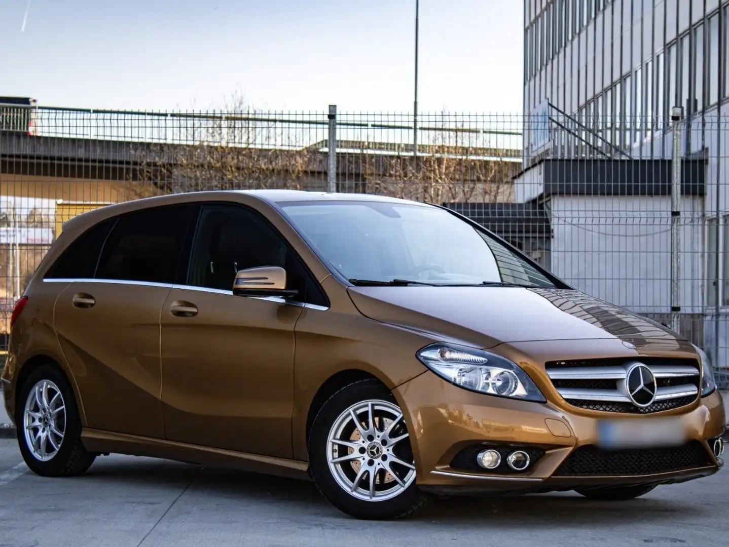 Mercedes-Benz B 180 B180 1.6 (BlueEFFICIENCY) 7G-DCT Bruin - 2