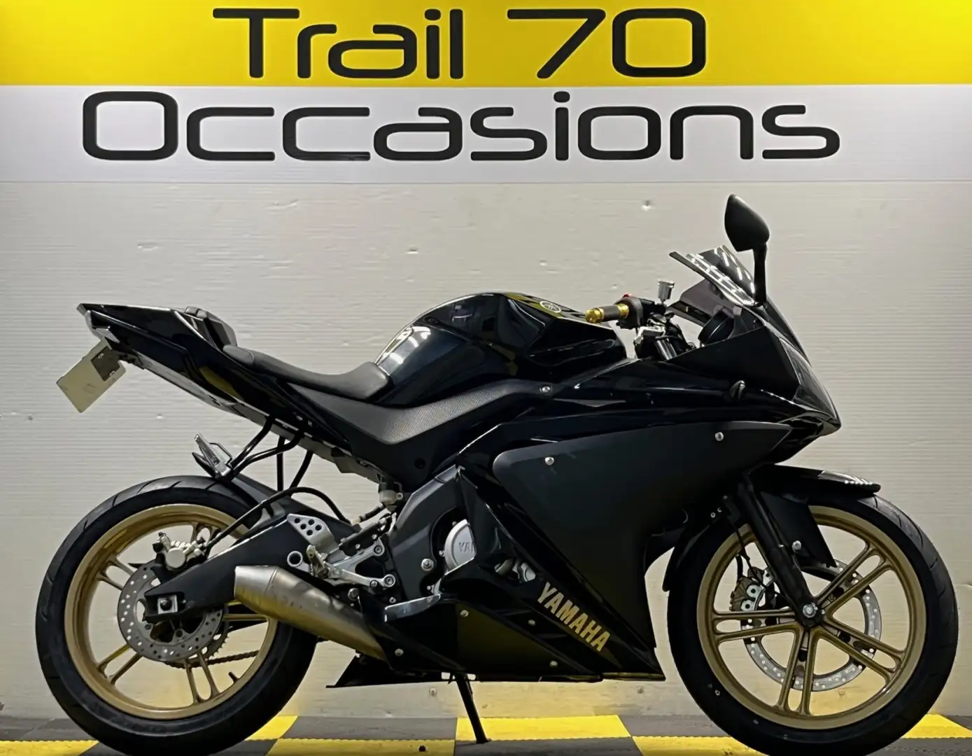 Yamaha YZF-R125 Schwarz - 1