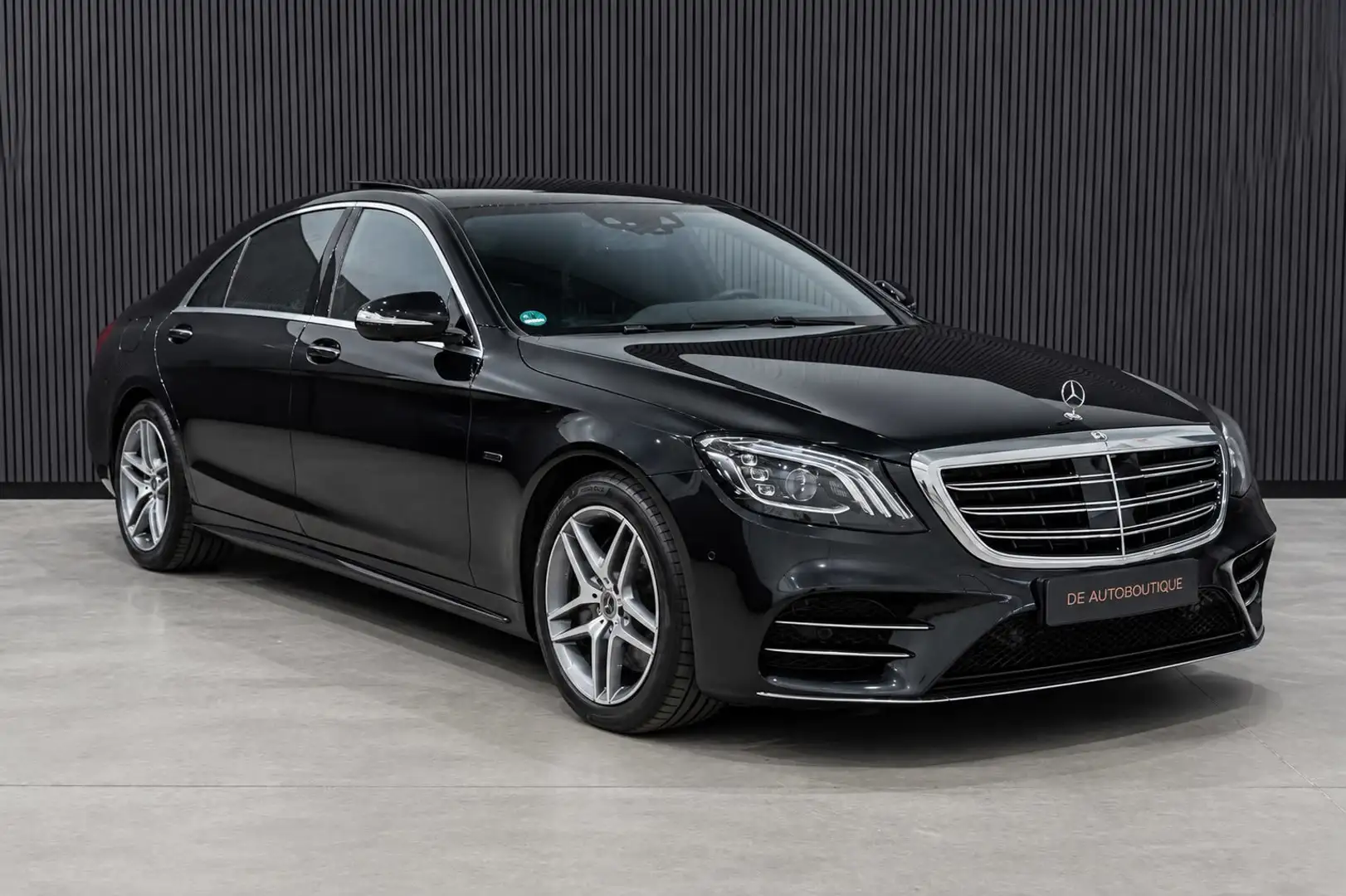 Mercedes-Benz S 560 E Lang AMG Premium Plus / NL Auto / Pano / Burmester Grau - 1