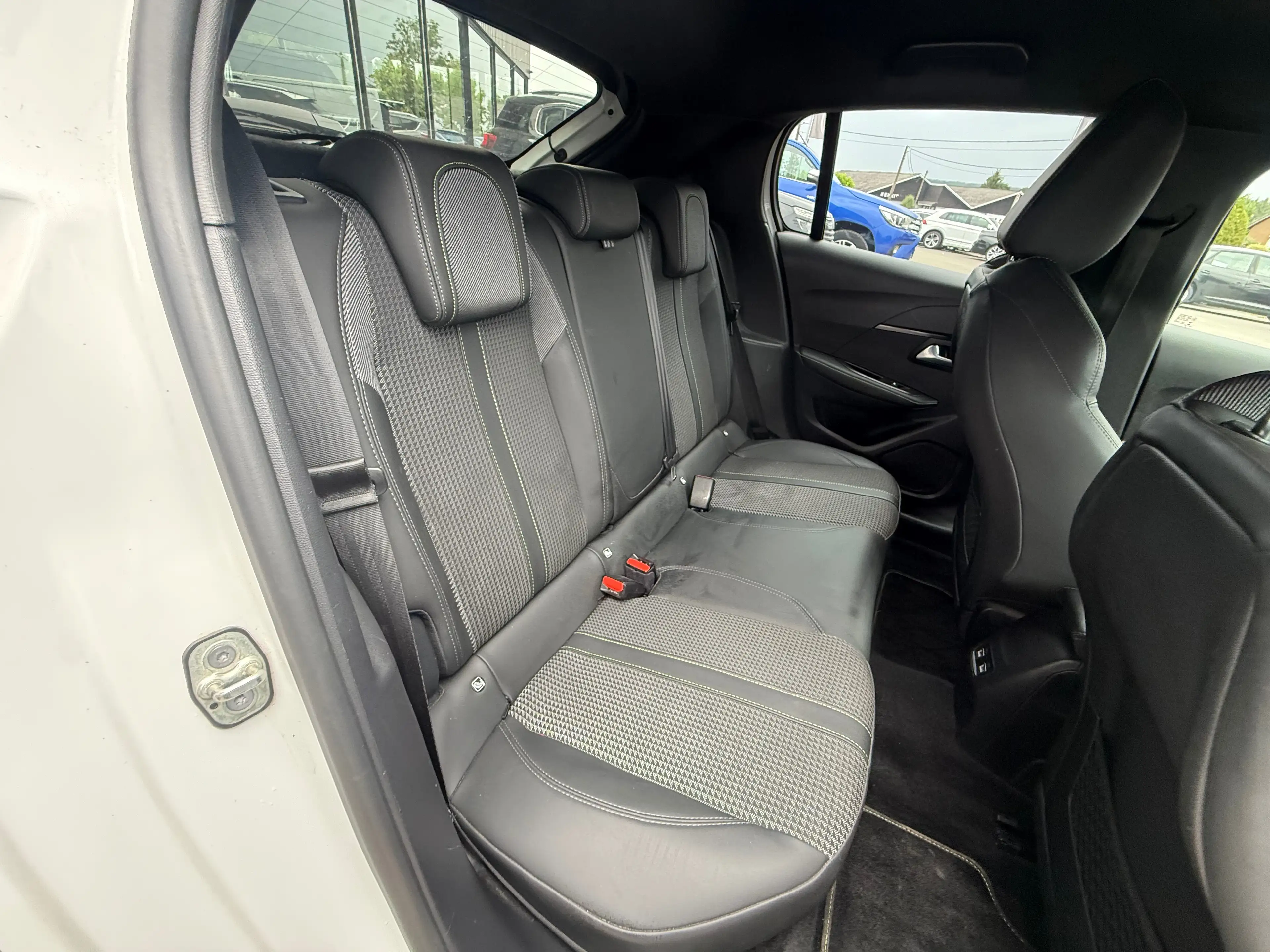 Peugeot 208 208 1.5HDi GT-Line CRUISE,CLIM,CAMÉRA,RADARS,FULL LED… — photo 7