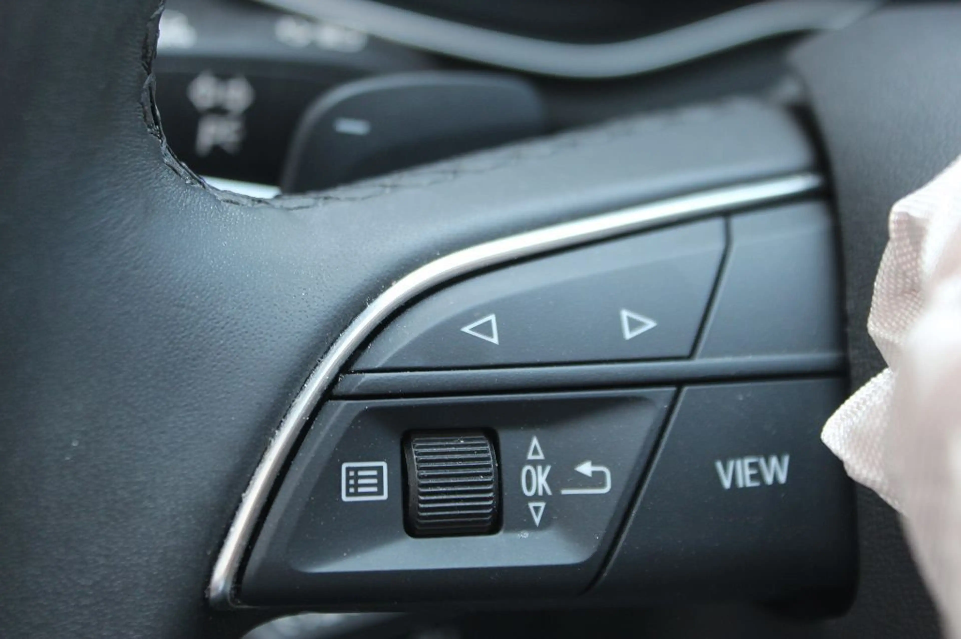Audi Q5 35 TDI S-tronic Leder LED Alu — photo 6