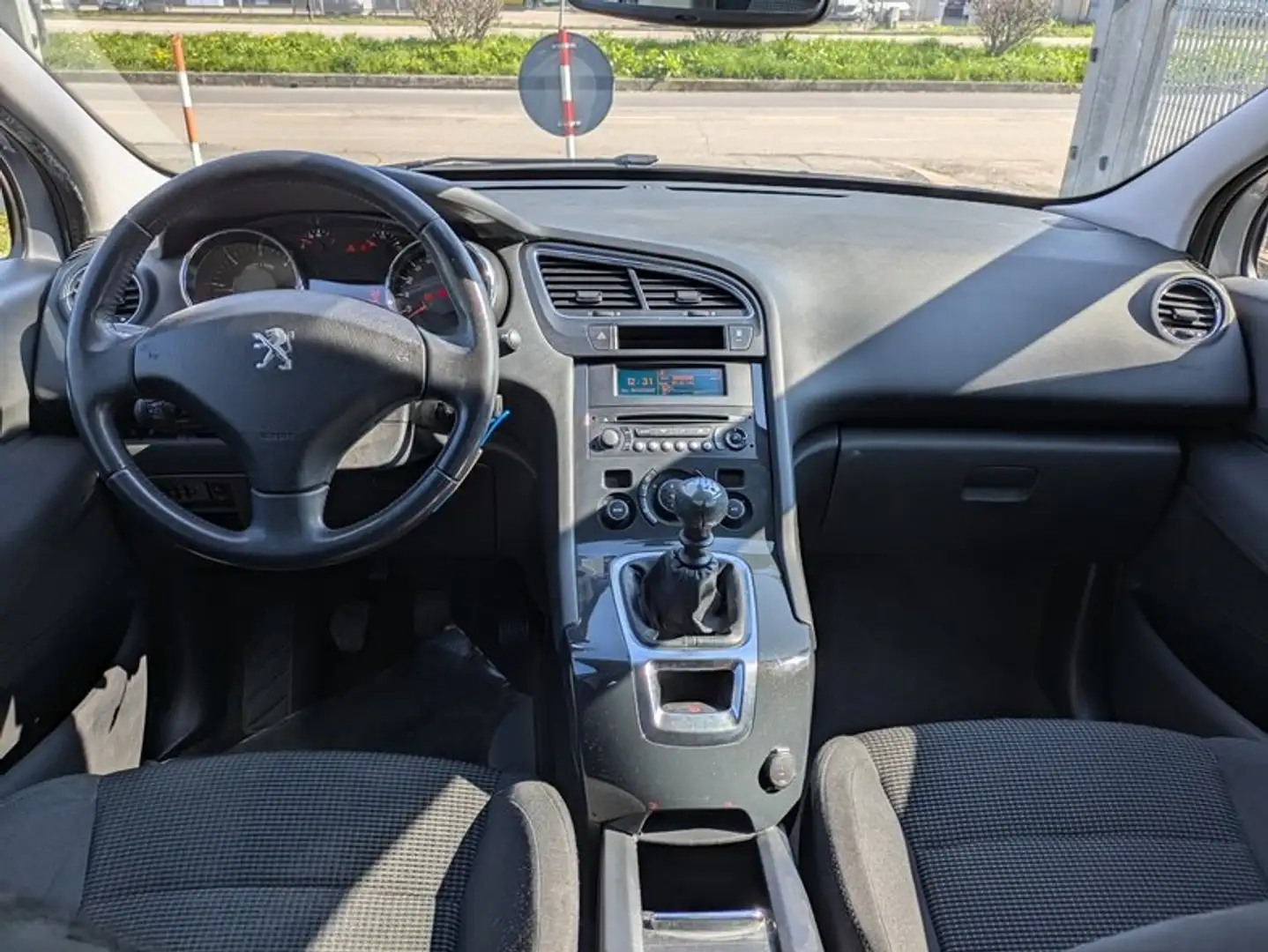 Peugeot 5008 1.6 hdi 8v Active 115cv 7 POSTI Grigio - 2
