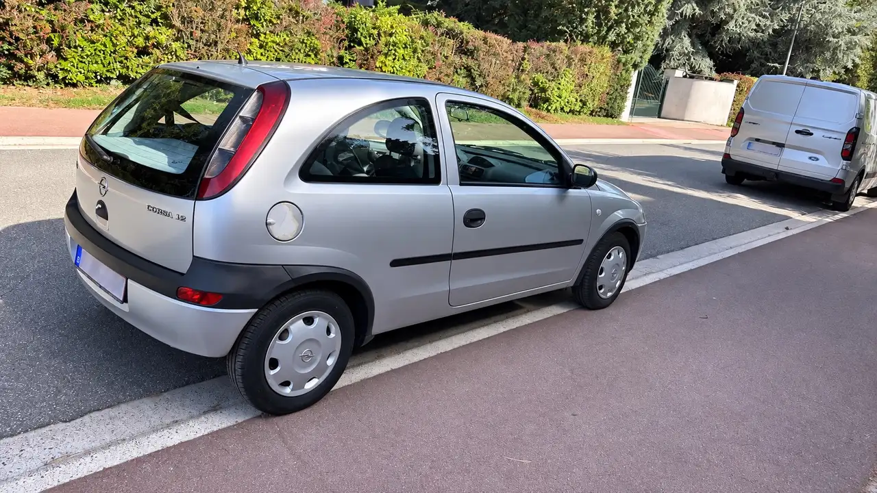 Opel Corsa 1.2i XE 16v Comfort Easytronic, foto 3