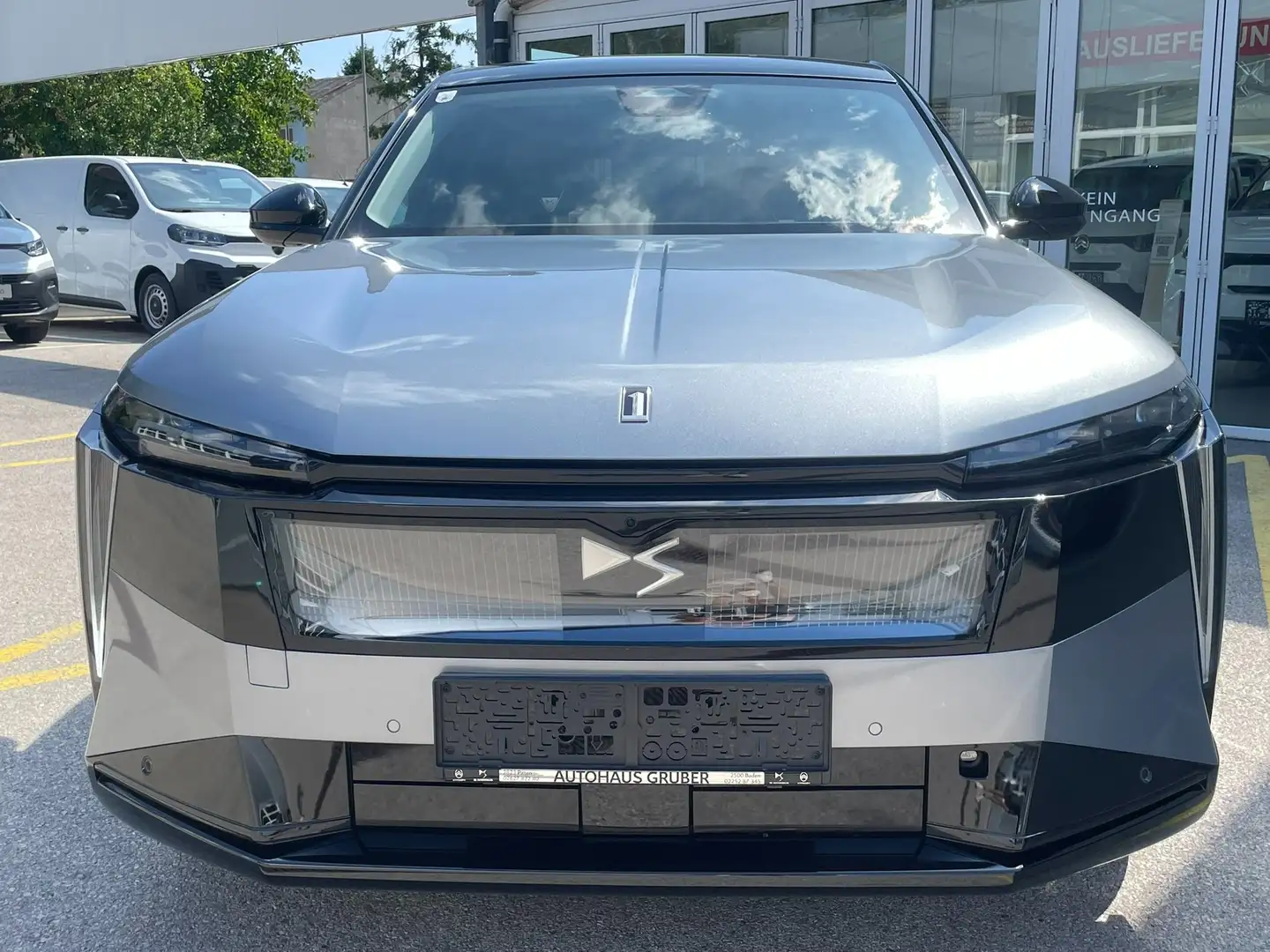 DS Automobiles N°7 DS N°7 La Premiére Grau - 2