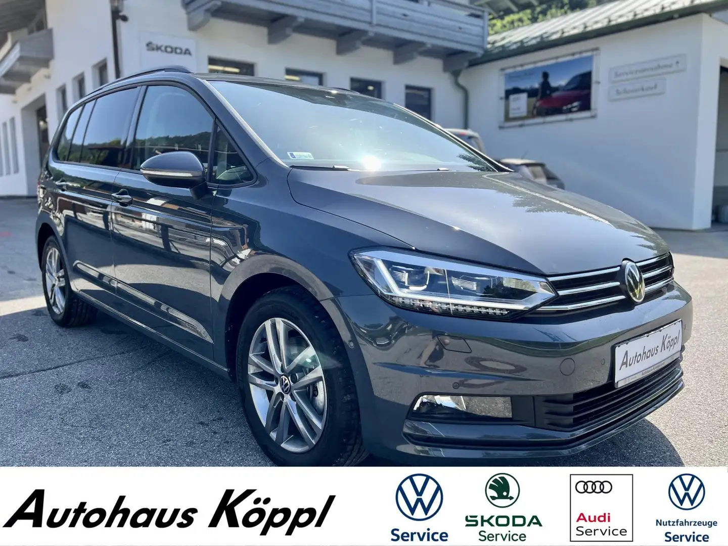 Volkswagen Touran 1.5 TSI DSG Comfortline AHK SH RFK Navi Grijs - 1
