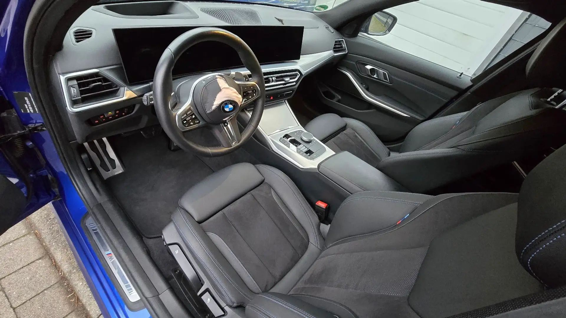 BMW 320 xd M Sport Panorama Standheizung Laser ACC Bleu - 2