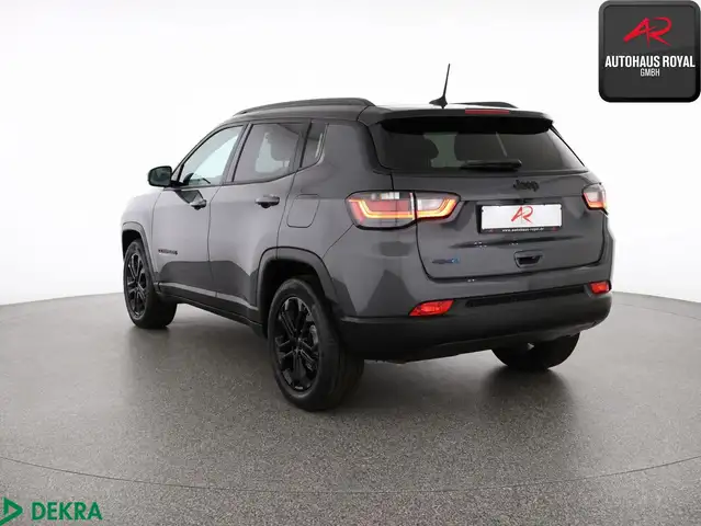 Jeep Compass view 3