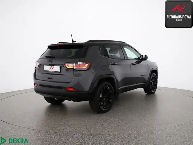 Jeep Compass view 5