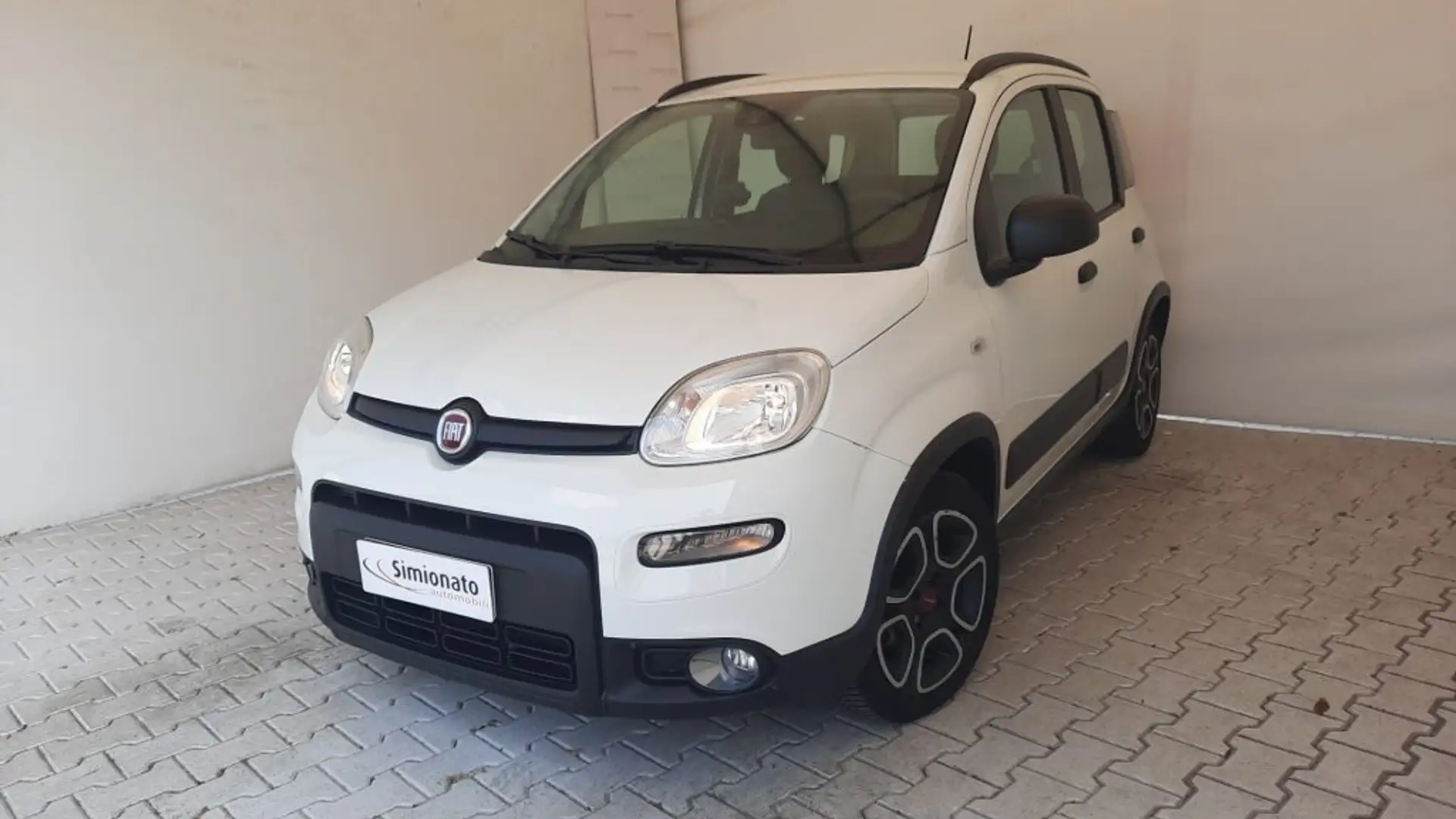 Fiat Panda 1.0 FireFly S&S Hybrid City Life Blanc - 1