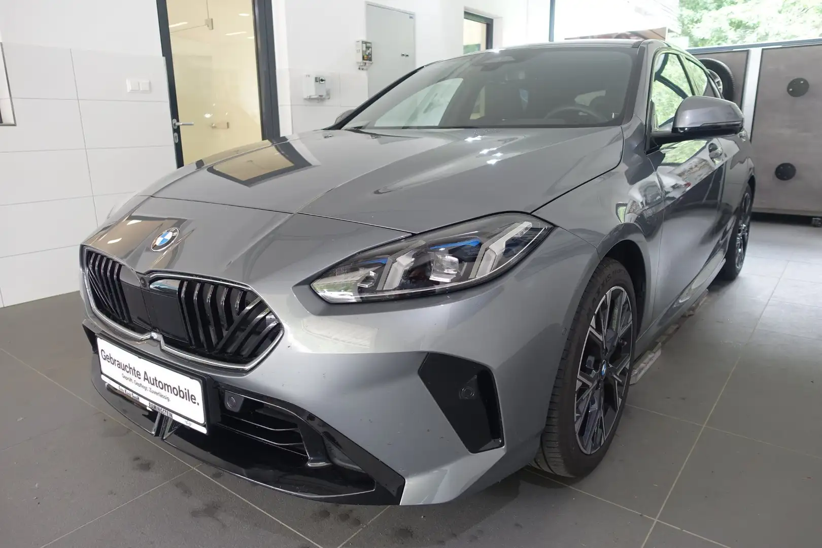 BMW 118 d Grau - 1