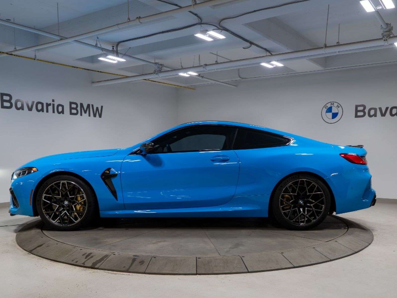 2023 BMW M8 M8 Competition | Riviera Blue | Bowers & Wilkins Diamond Audio | M Carbon Ceramic Brakes — photo 2