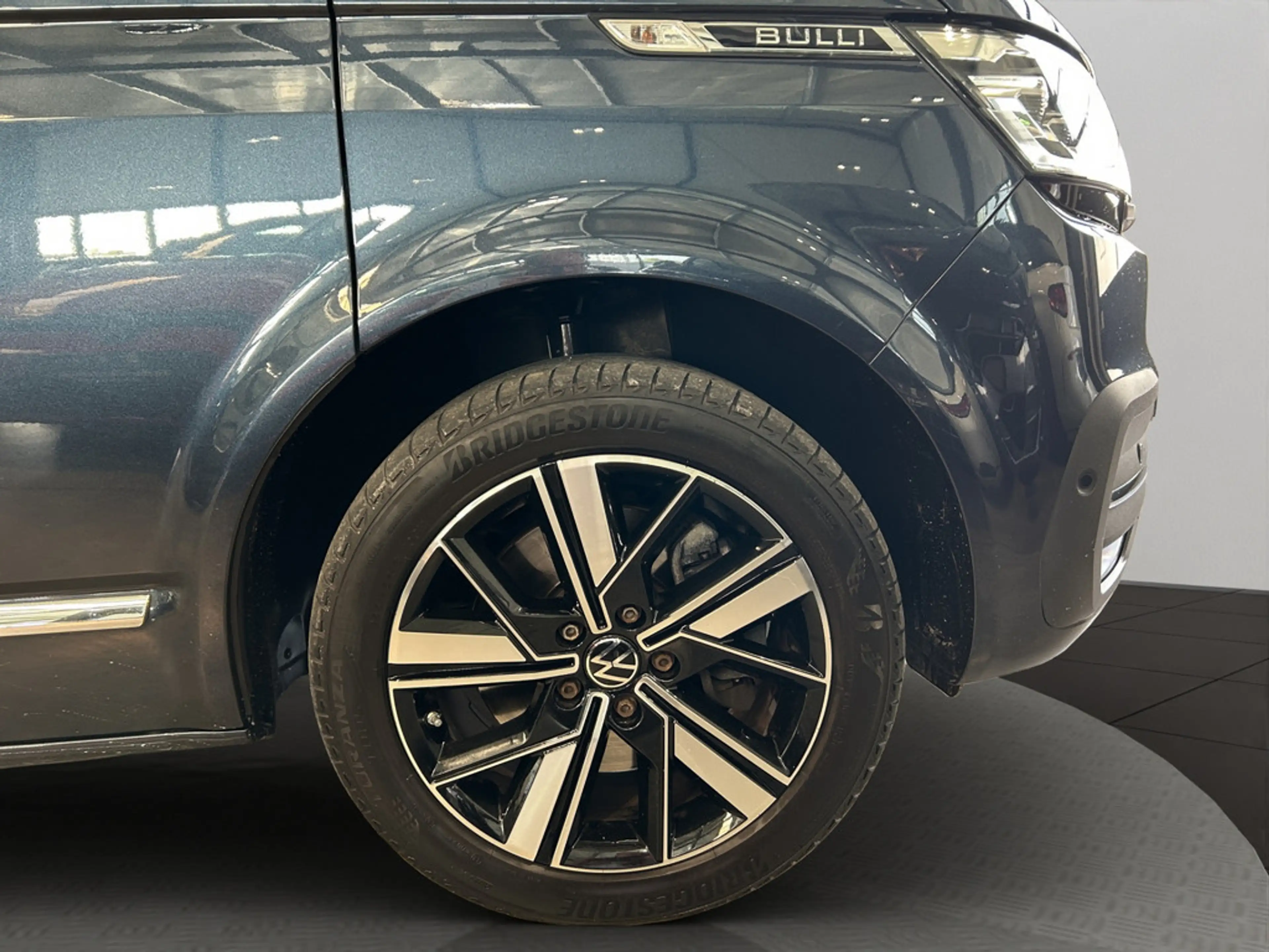 Volkswagen T6.1 Multivan Multivan Highline STANDHZ LED — photo 14