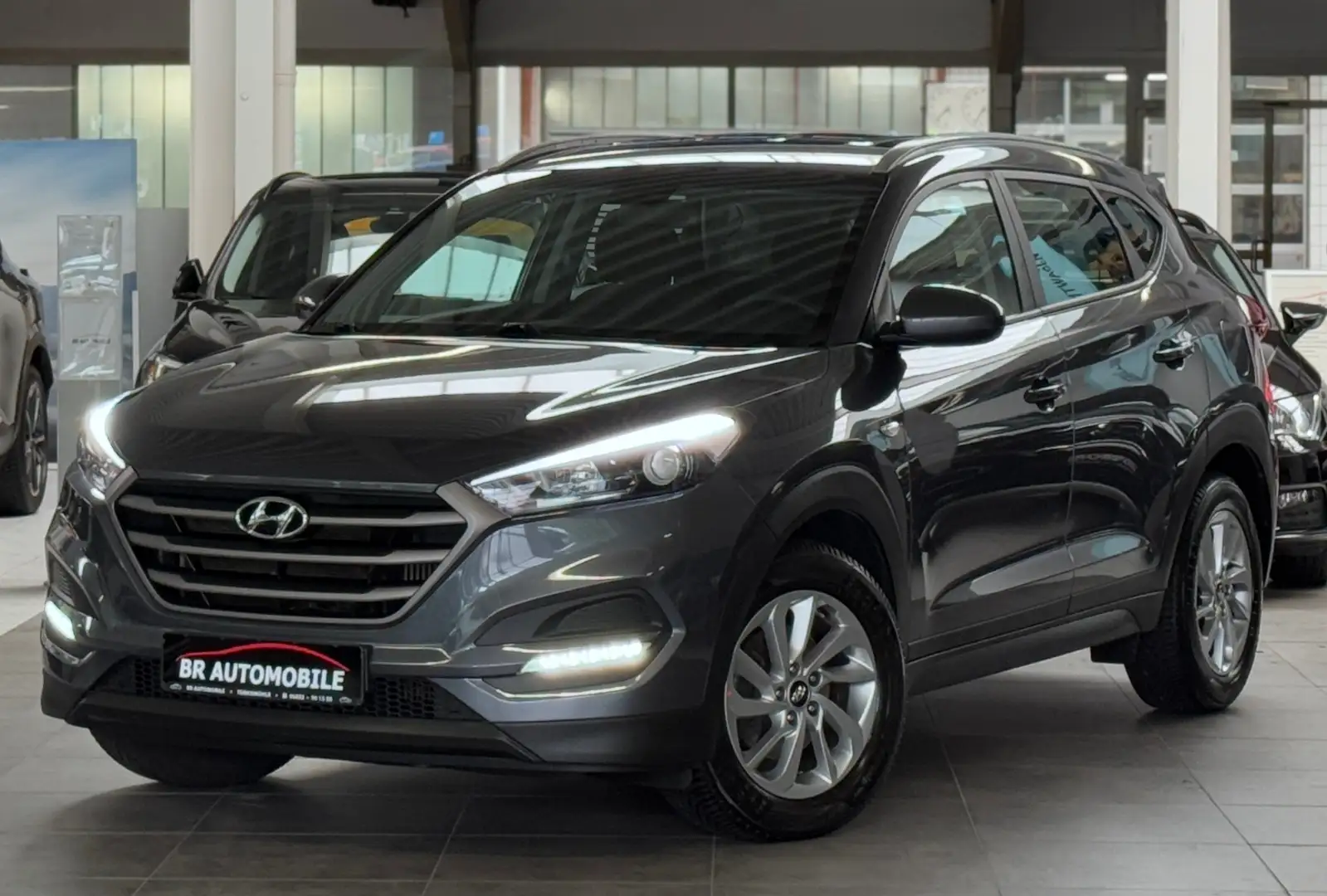 Hyundai TUCSON blue Classic 2WD*Kamera*NAVI*SHZ*Tüv/Au neu Gris - 1