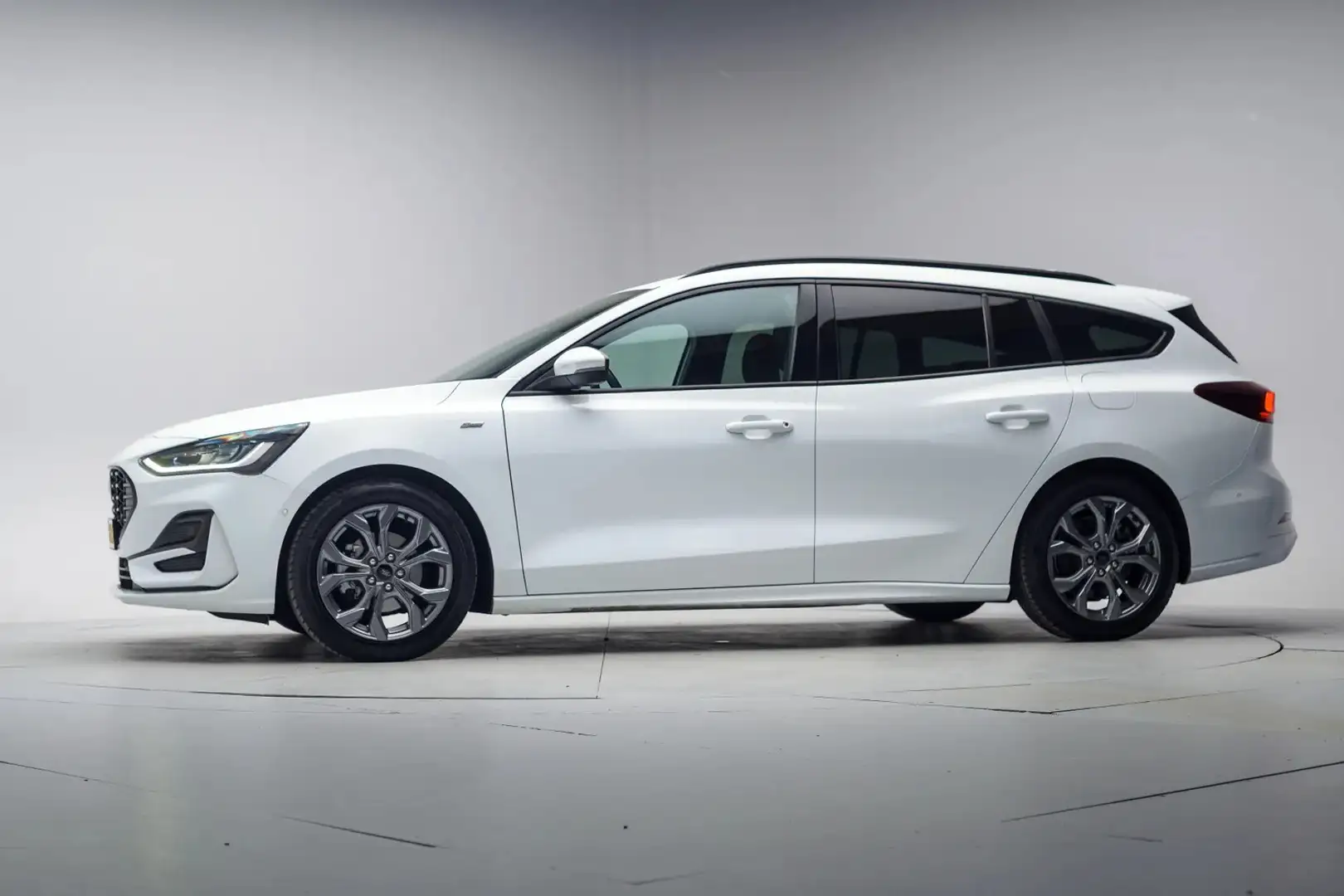 Ford Focus WAGON 1.0 EcoBoost 125pk ST-Line Style [ LED Navi Weiß - 2