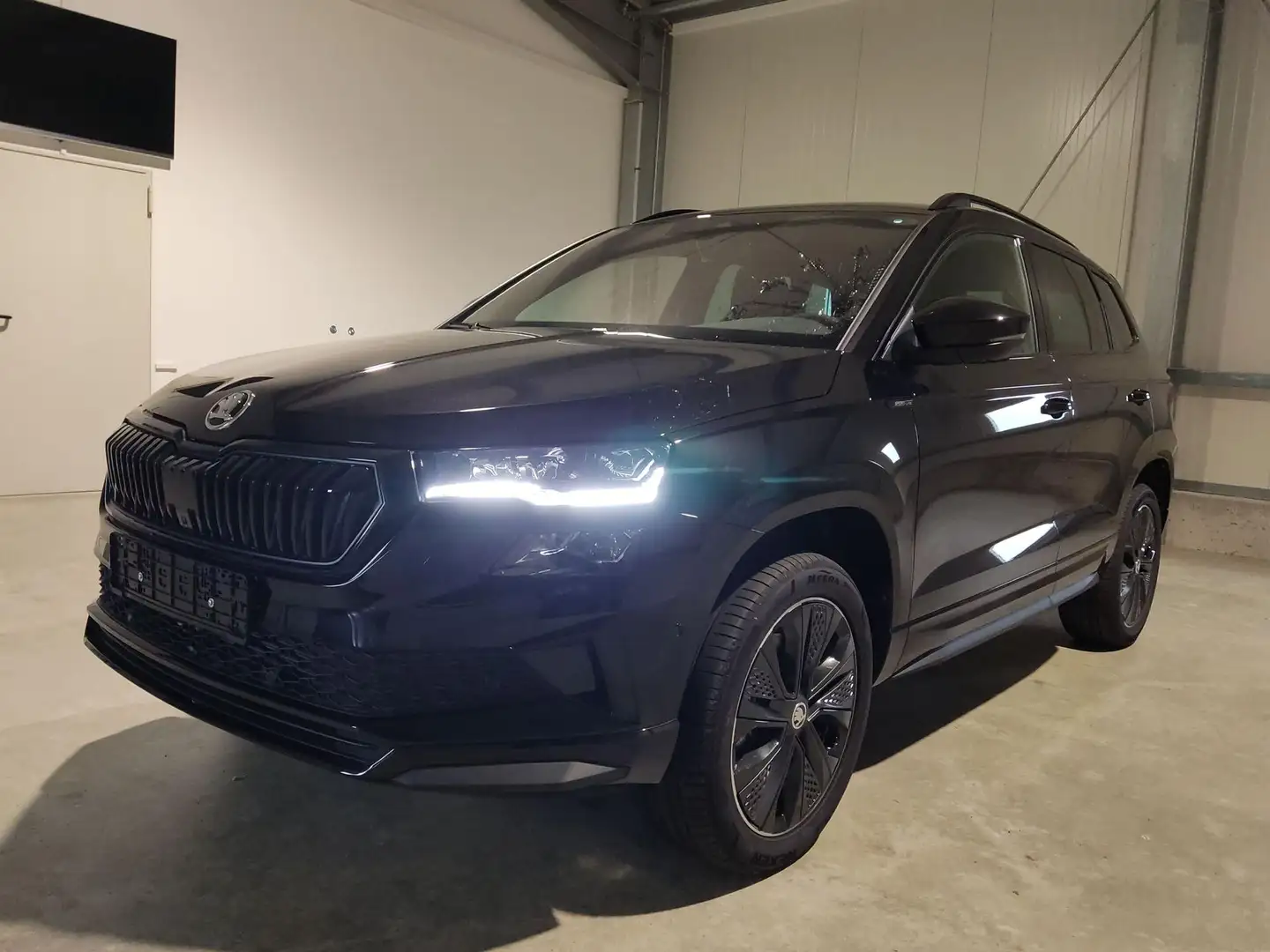 Skoda Karoq Sportline 2.0 TSI 190 PS 4x4 DSG Navi-Anhängerk... Noir - 1