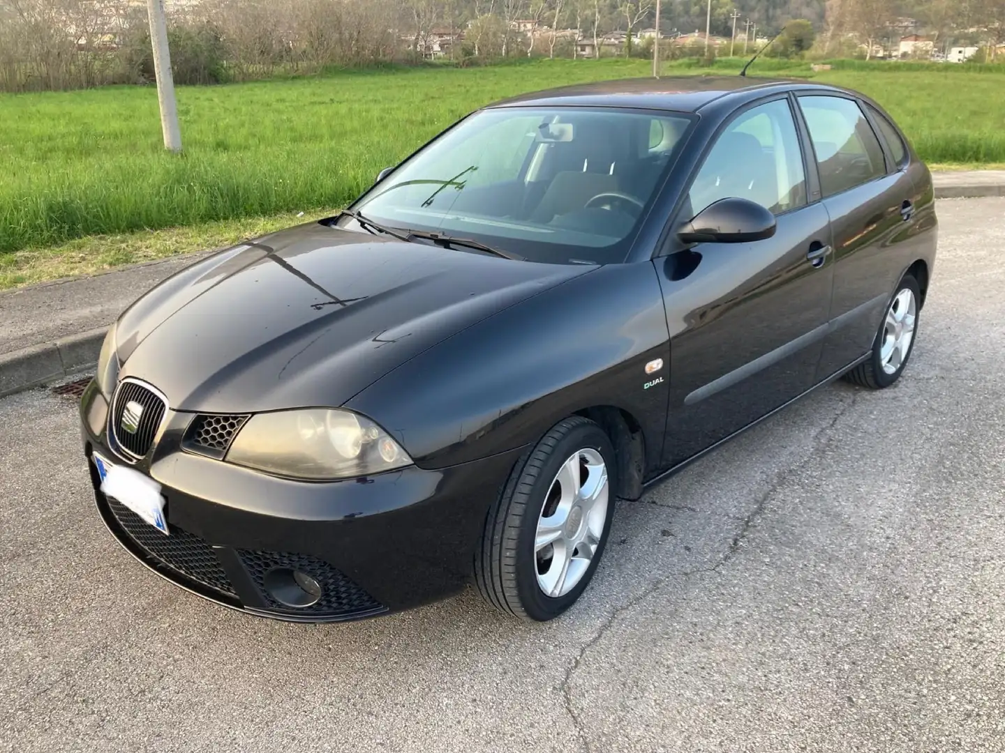 SEAT Ibiza Ibiza 1.4 16v Special Edition Dual 85cv Negru - 1