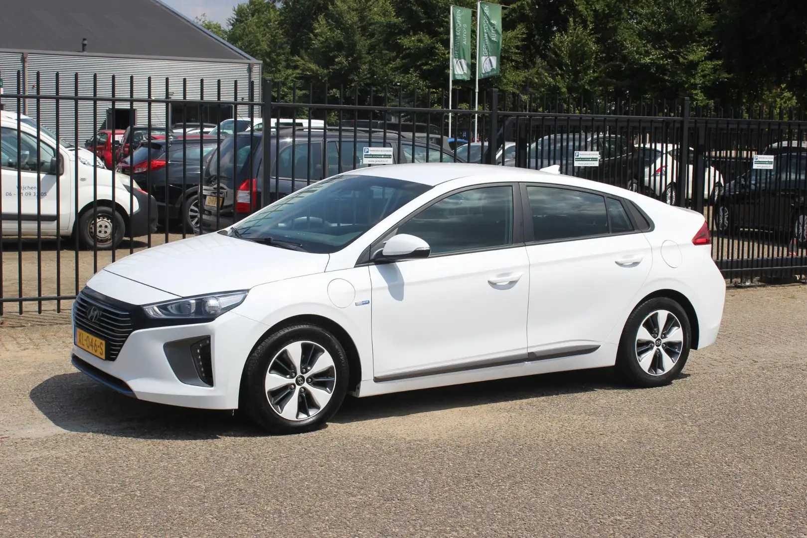 Hyundai IONIQ 1.6 GDi PHEV i-Motion Blanc - 1