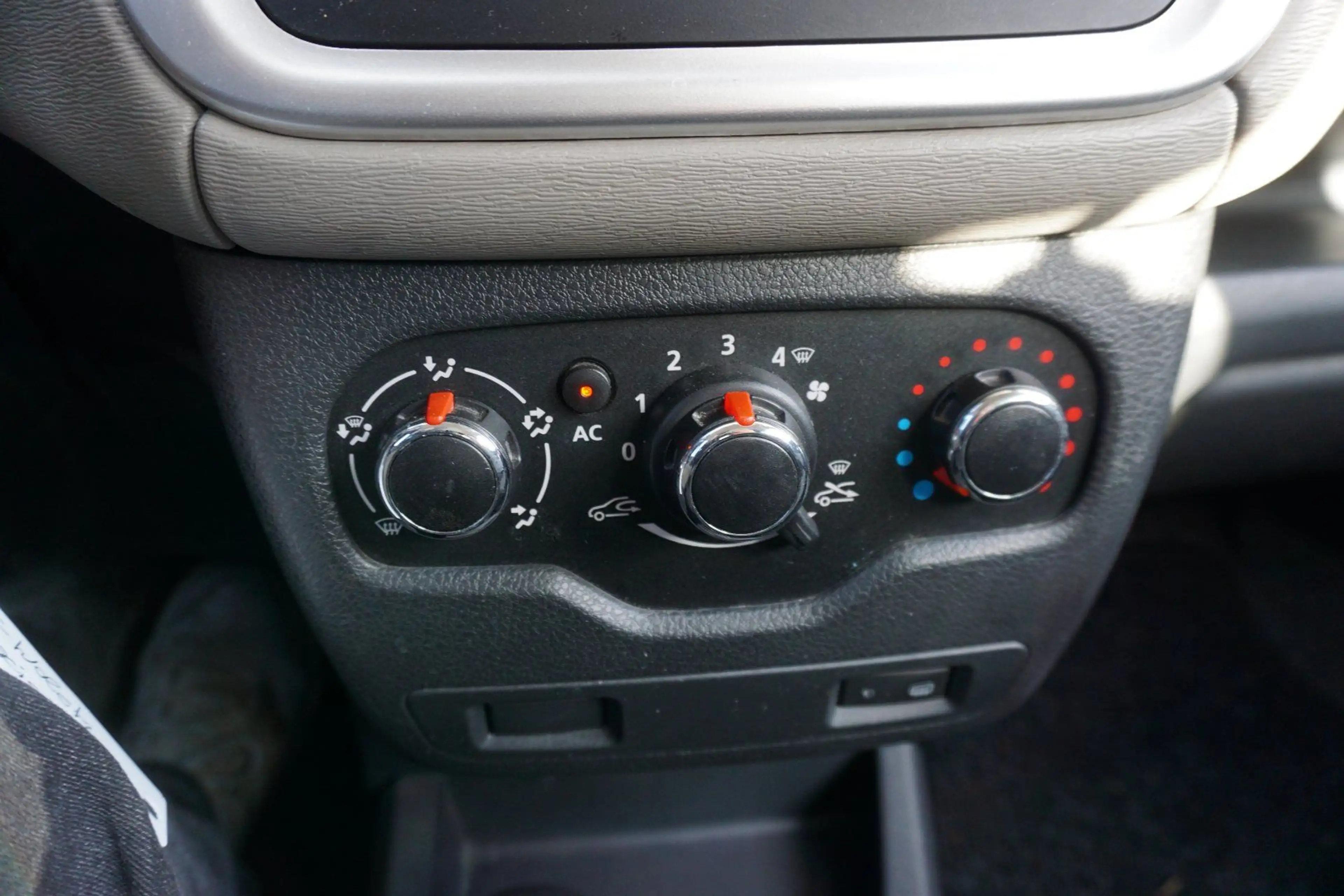 Dacia Dokker Laureate 1,2 TCe 114 PS — photo 10