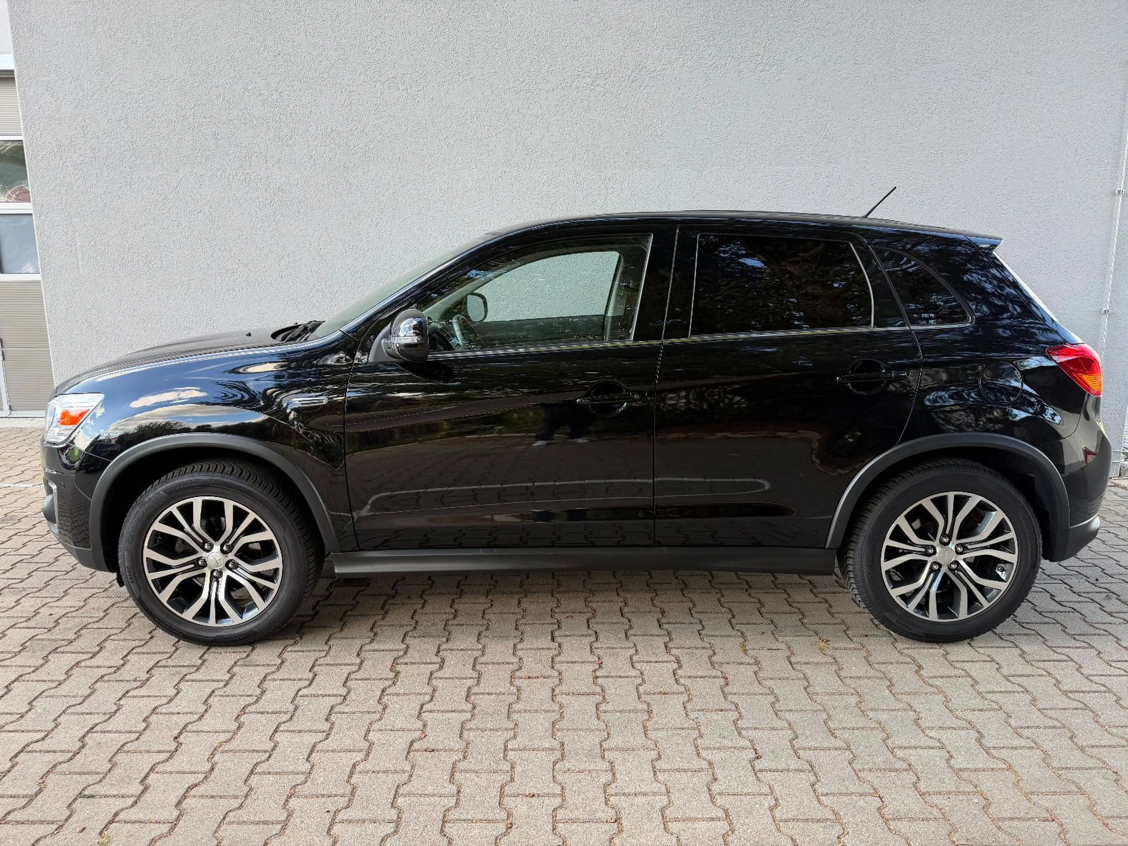 Mitsubishi ASX SUV-Star 2WD — photo 3