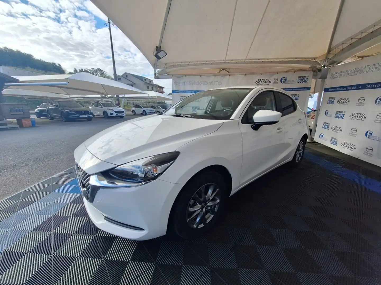 Mazda 2 1.5 e-Skyactiv-g Origin pantalla 7´´ 66kW Weiß - 2