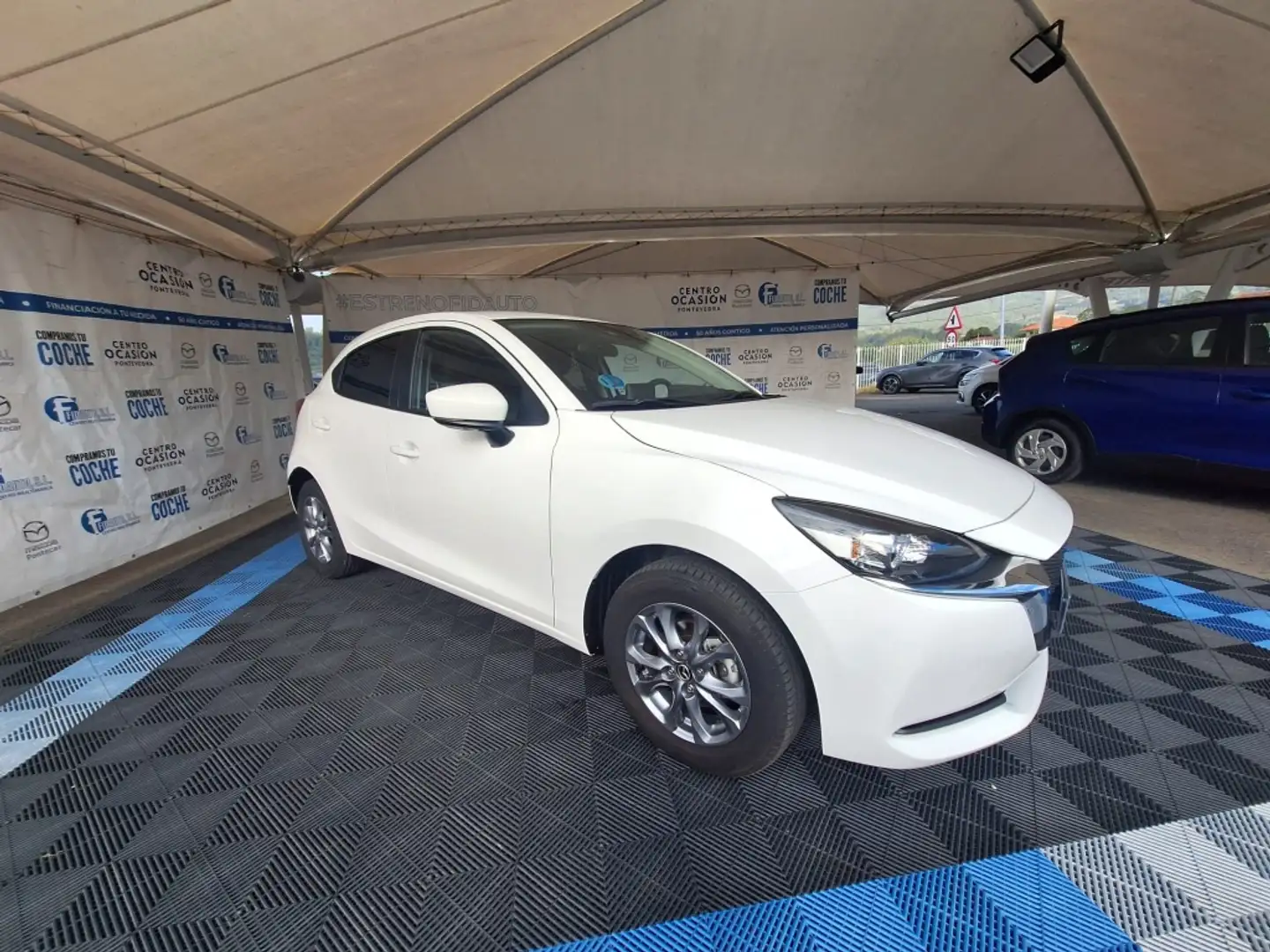 Mazda 2 1.5 e-Skyactiv-g Origin pantalla 7´´ 66kW Weiß - 1