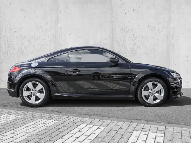 Audi TT view 5