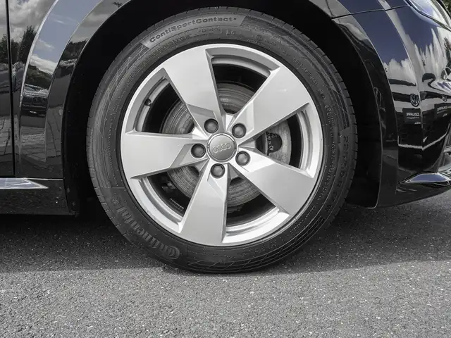 Audi TT view 7