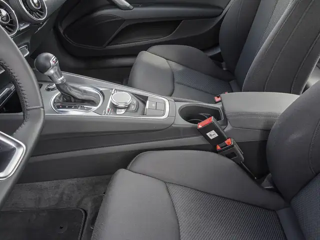 Audi TT view 14