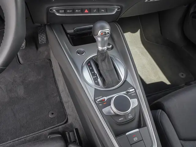 Audi TT view 12