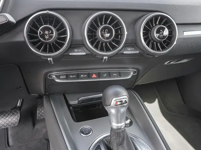 Audi TT view 11