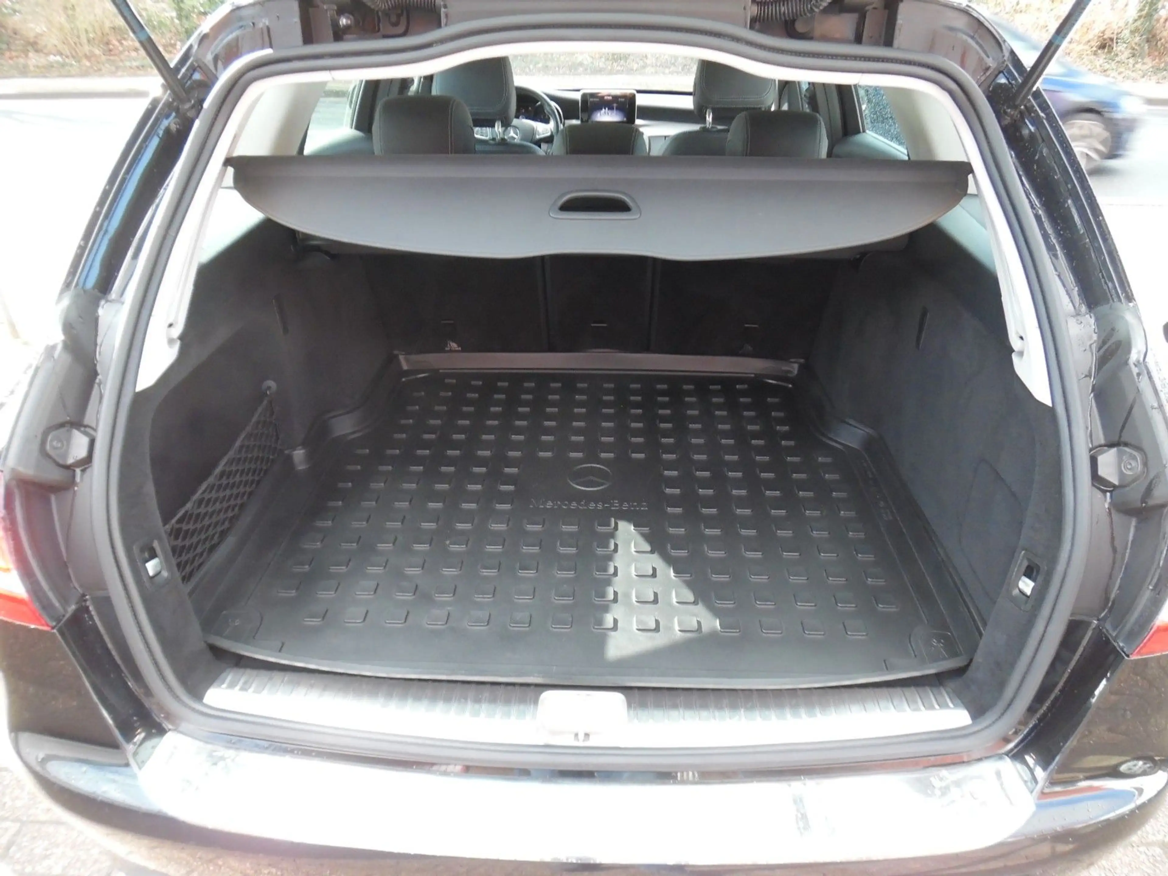 Mercedes-Benz C 180 C T-Modell C 180 T CGI*Navi*SZH*Schaltw. — photo 9