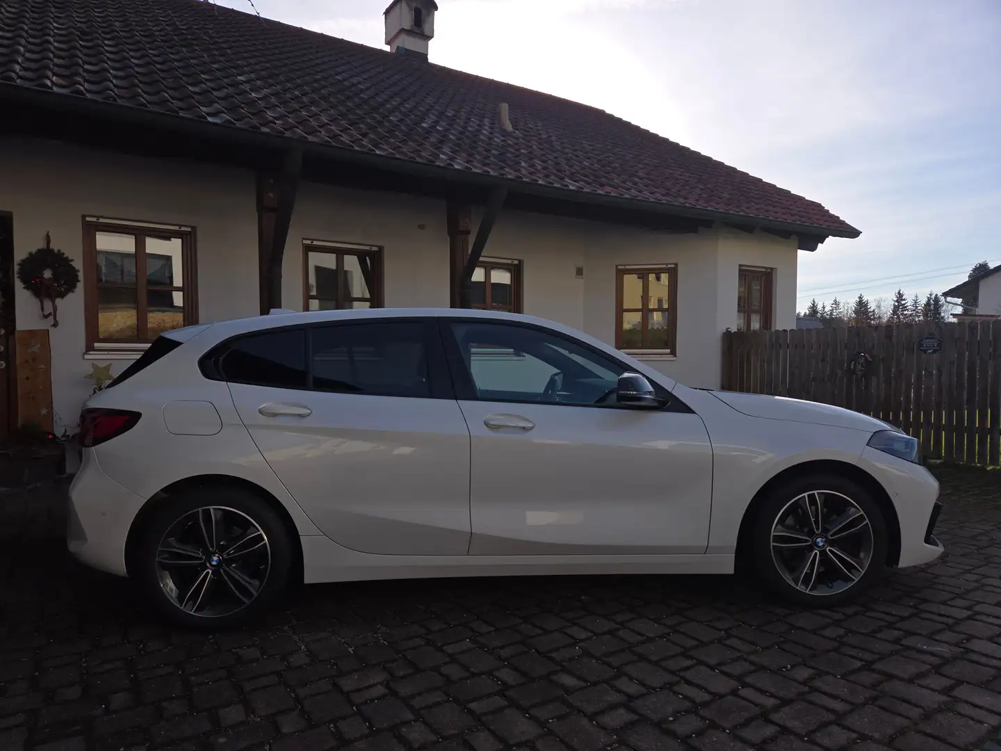 BMW 118 118d Aut. Sport Line M-Sport-FW*SUPER AUSSTATTUNG* Weiß - 2