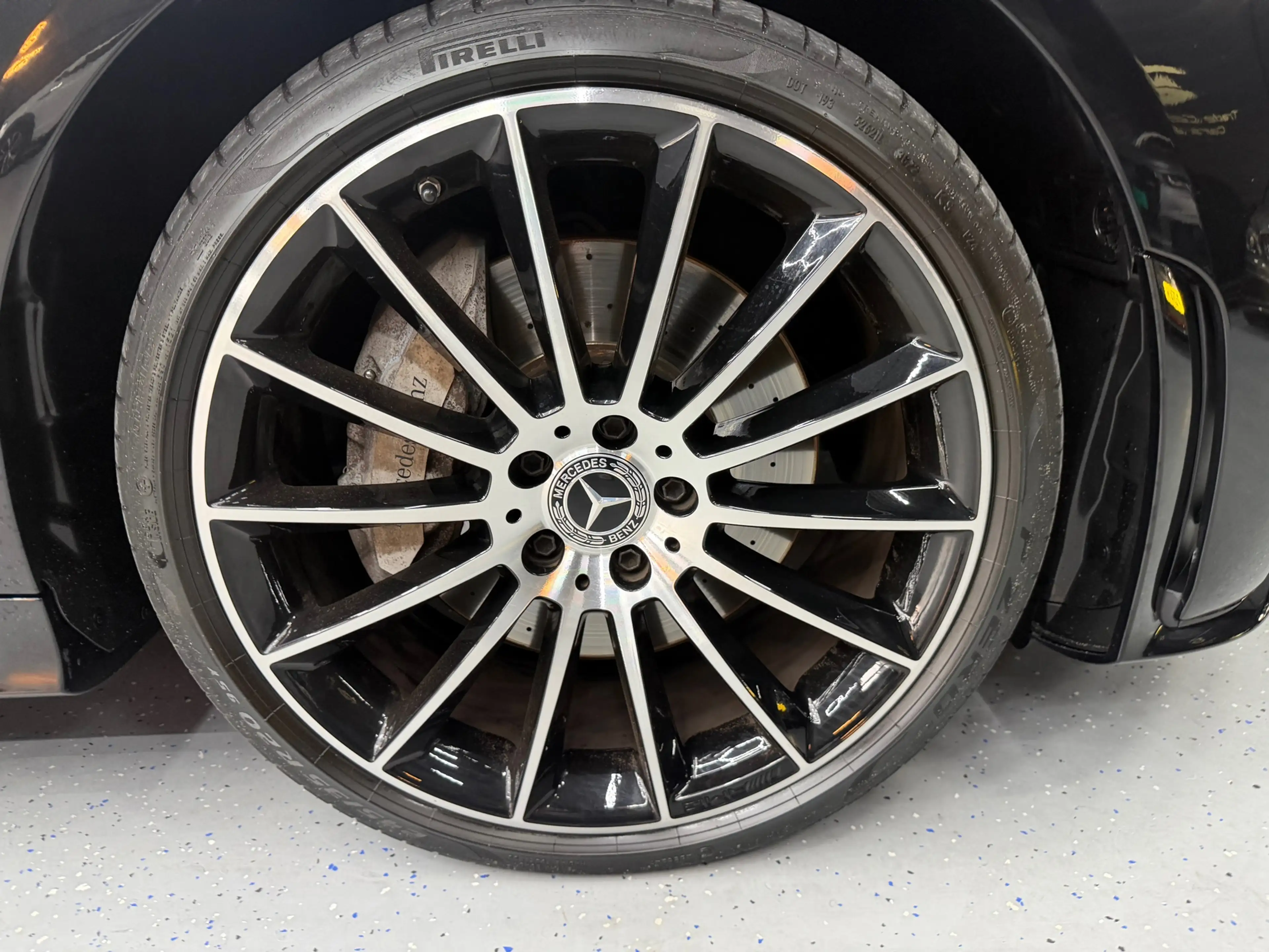 Mercedes-Benz CLS 350 d 4MATIC AMG PANO-HUP-SOFTCLOSE-KEYLESS-360-TREKHA — photo 13