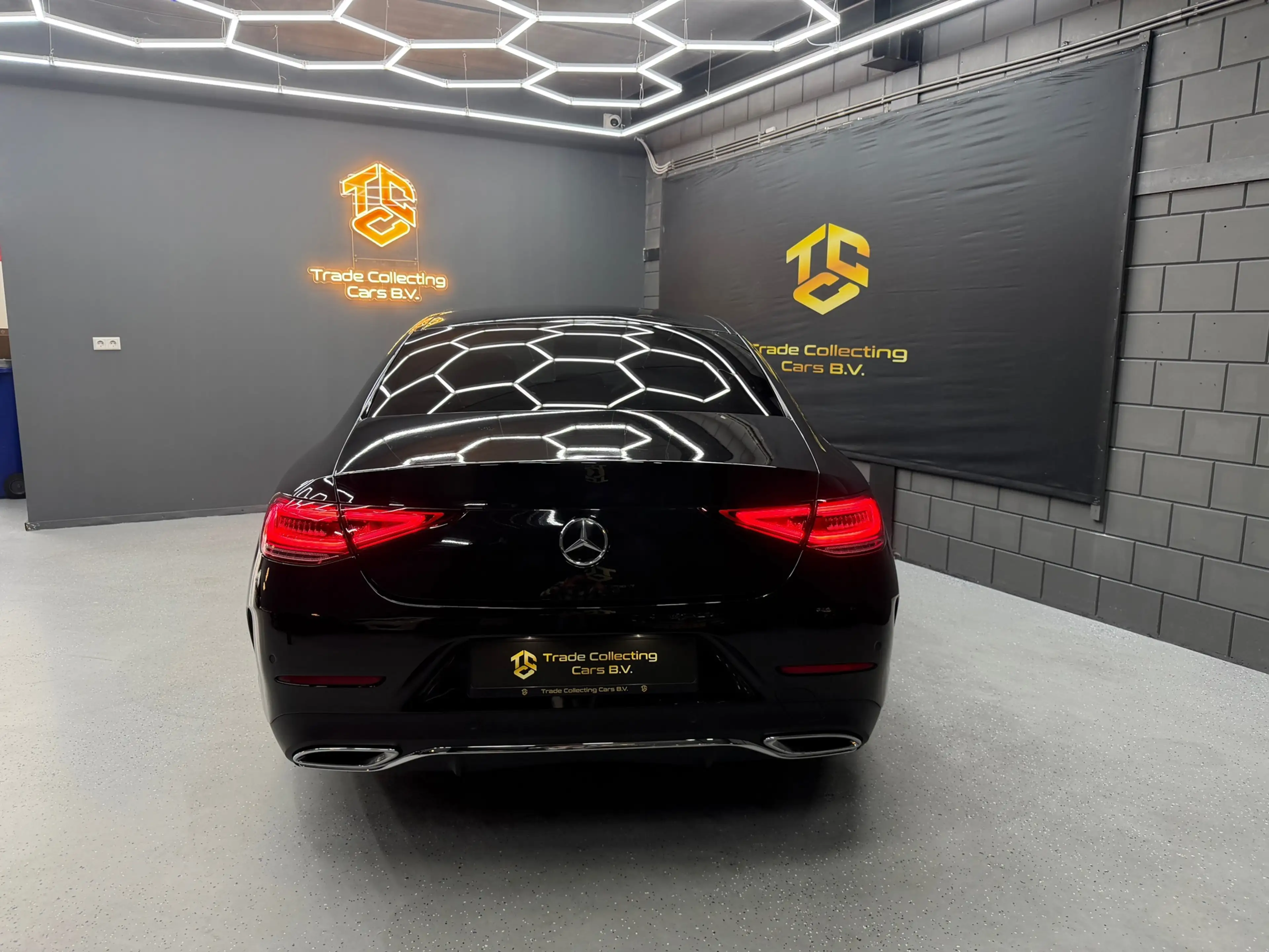 Mercedes-Benz CLS 350 d 4MATIC AMG PANO-HUP-SOFTCLOSE-KEYLESS-360-TREKHA — photo 6