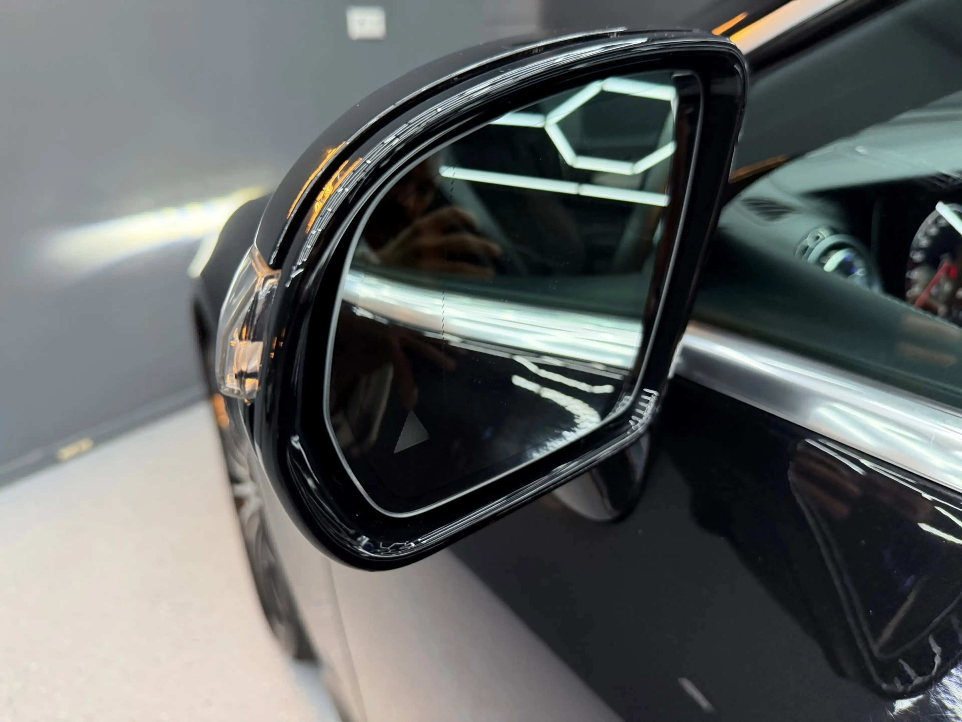 Mercedes-Benz CLS 350 d 4MATIC AMG PANO-HUP-SOFTCLOSE-KEYLESS-360-TREKHA — photo 11