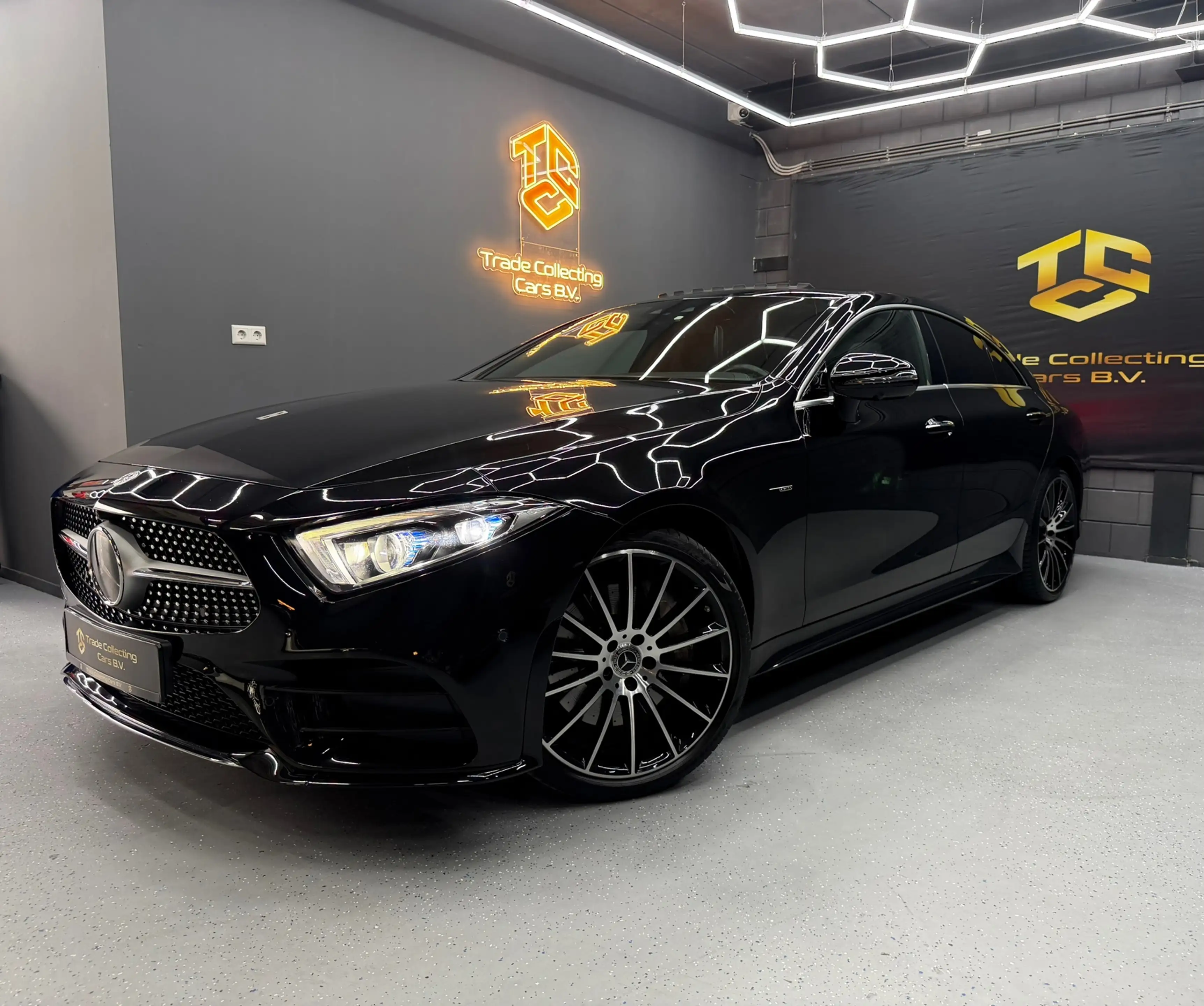 Mercedes-Benz CLS 350 d 4MATIC AMG PANO-HUP-SOFTCLOSE-KEYLESS-360-TREKHA