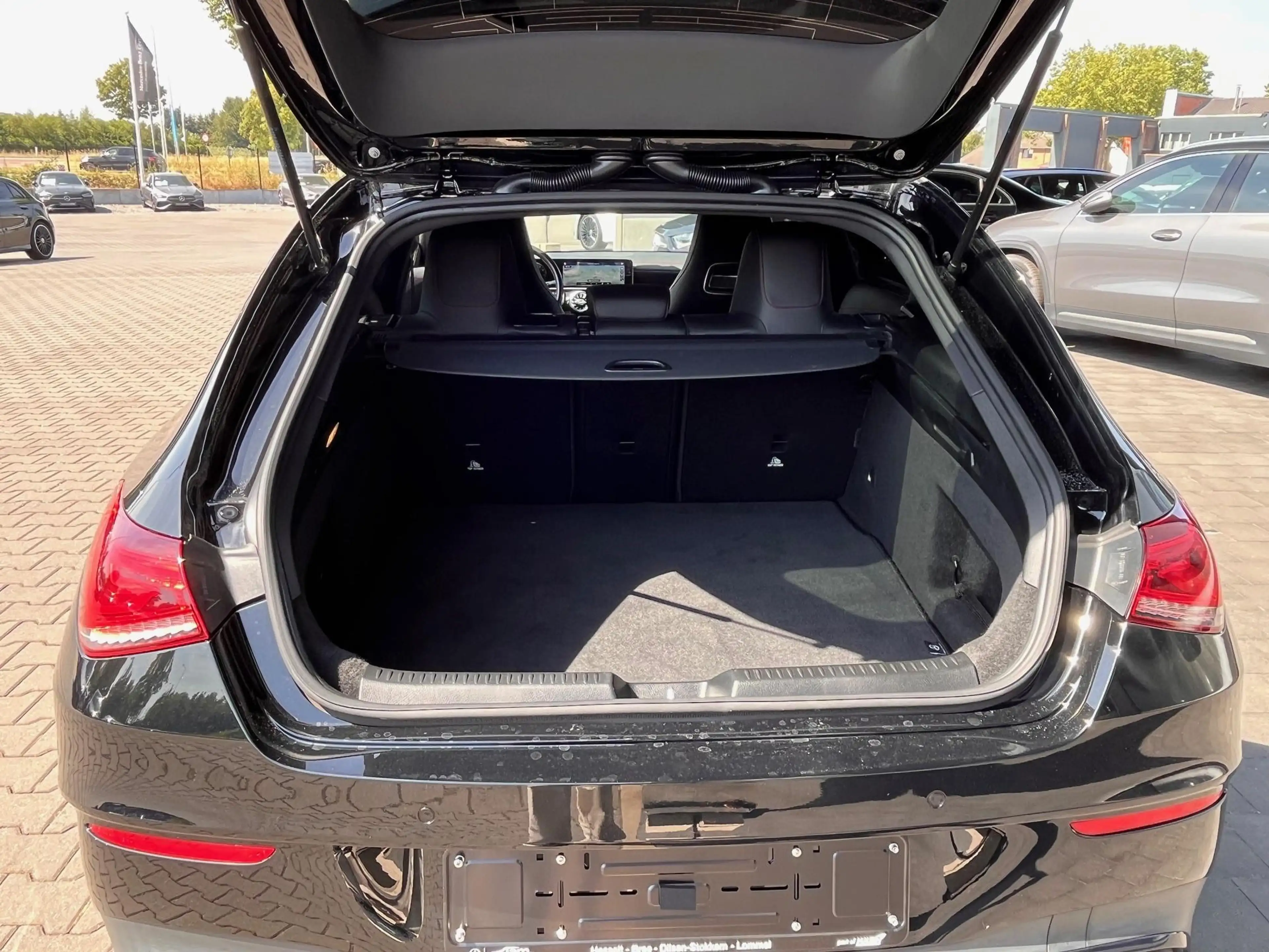 Mercedes-Benz CLA 220 Shooting Brake AMG Shooting Brake — photo 8
