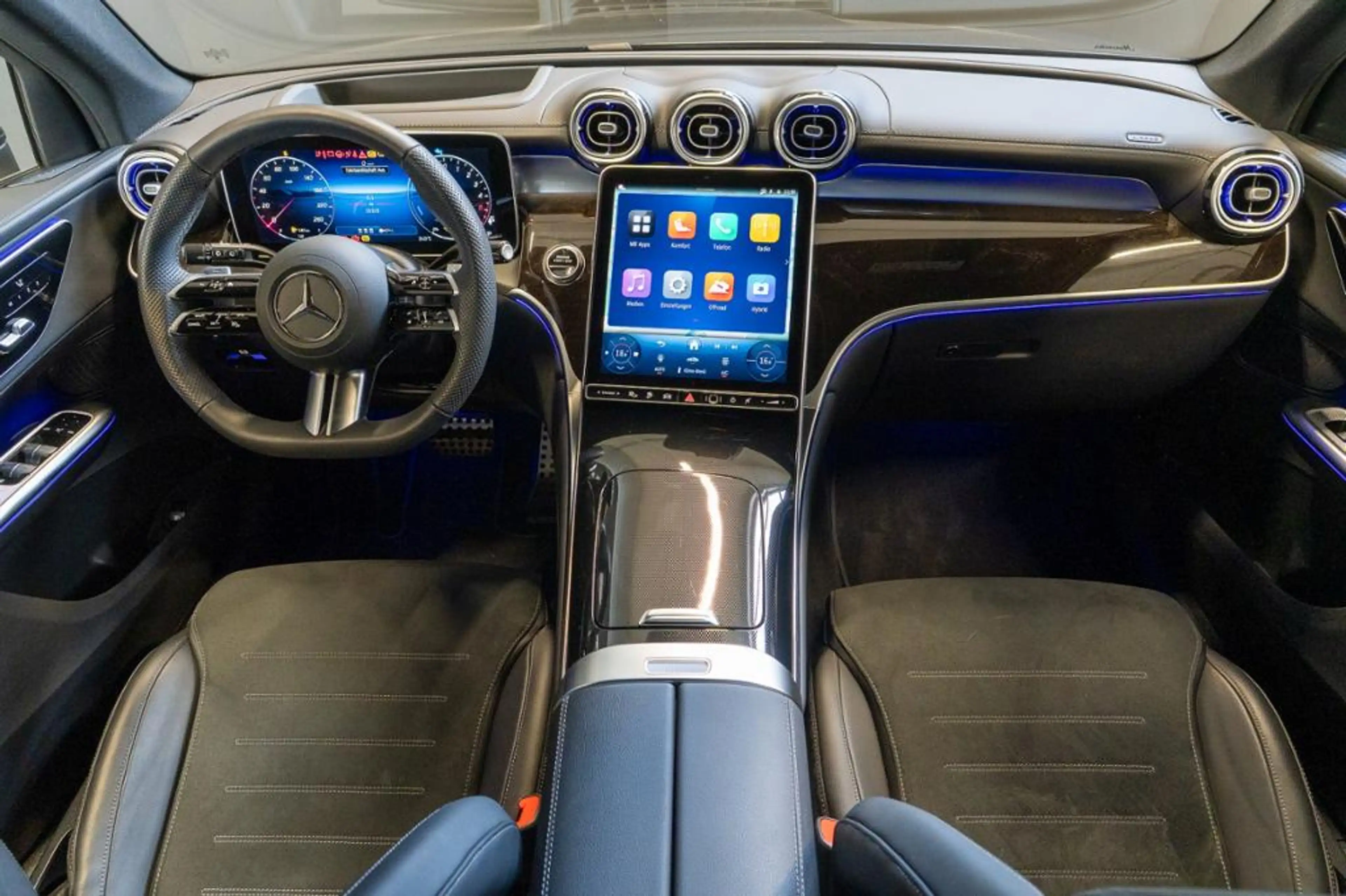 Mercedes-Benz GLC 300 de 4M *AMG Digital AHK Distron 360° Head — photo 7