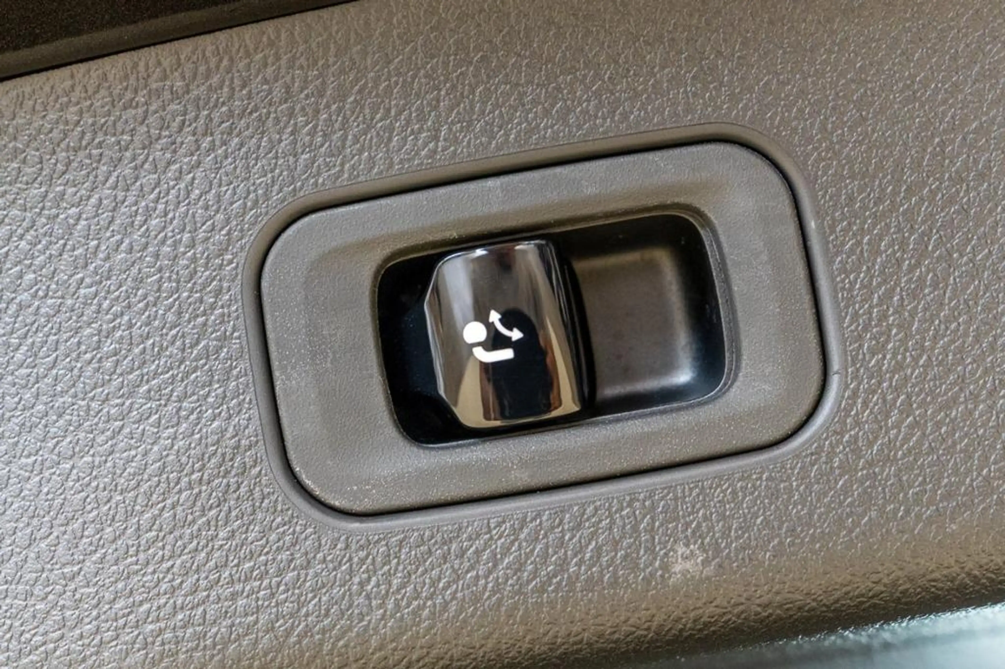 Mercedes-Benz GLC 300 de 4M *AMG Digital AHK Distron 360° Head — photo 15