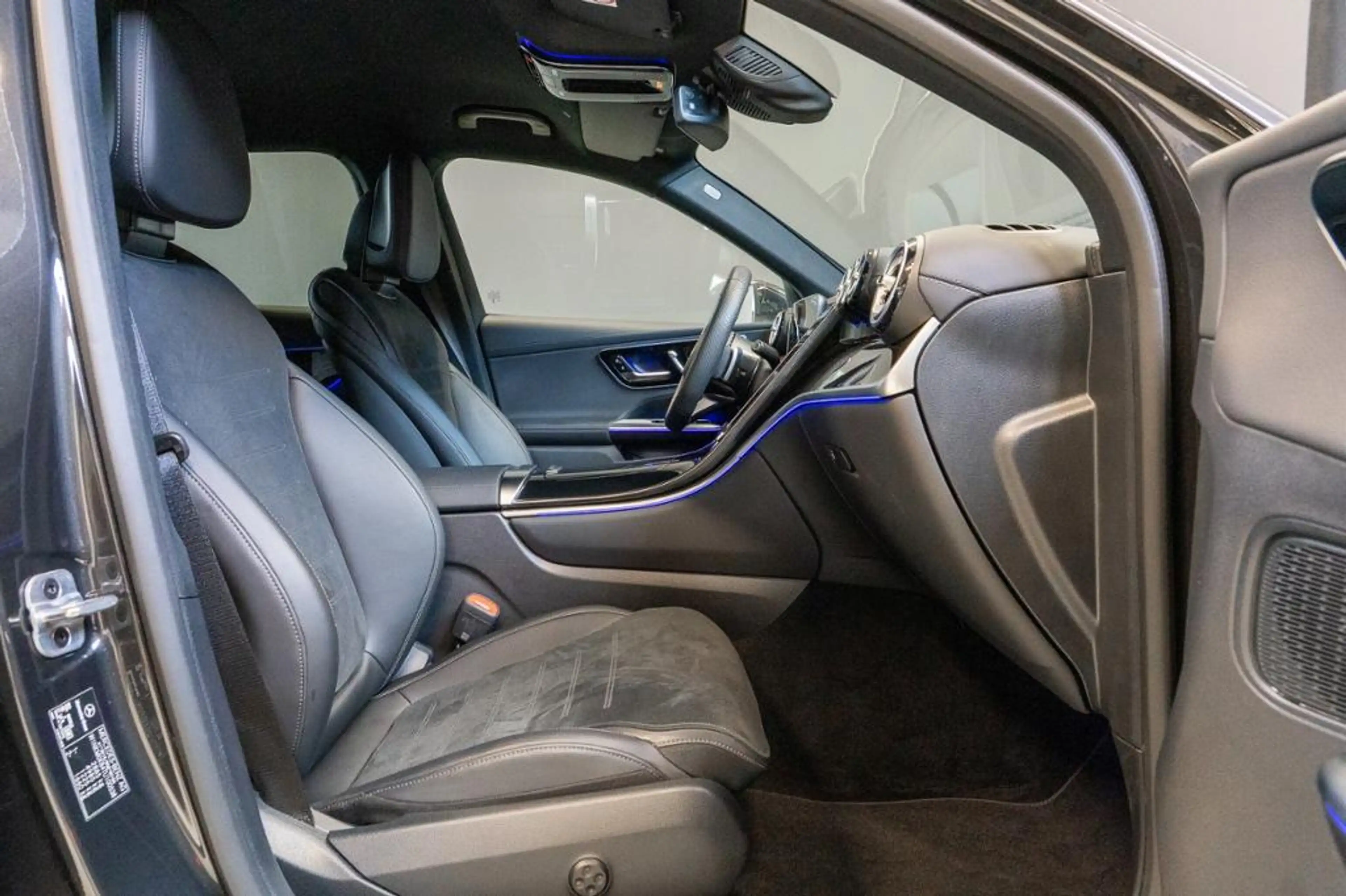 Mercedes-Benz GLC 300 de 4M *AMG Digital AHK Distron 360° Head — photo 8