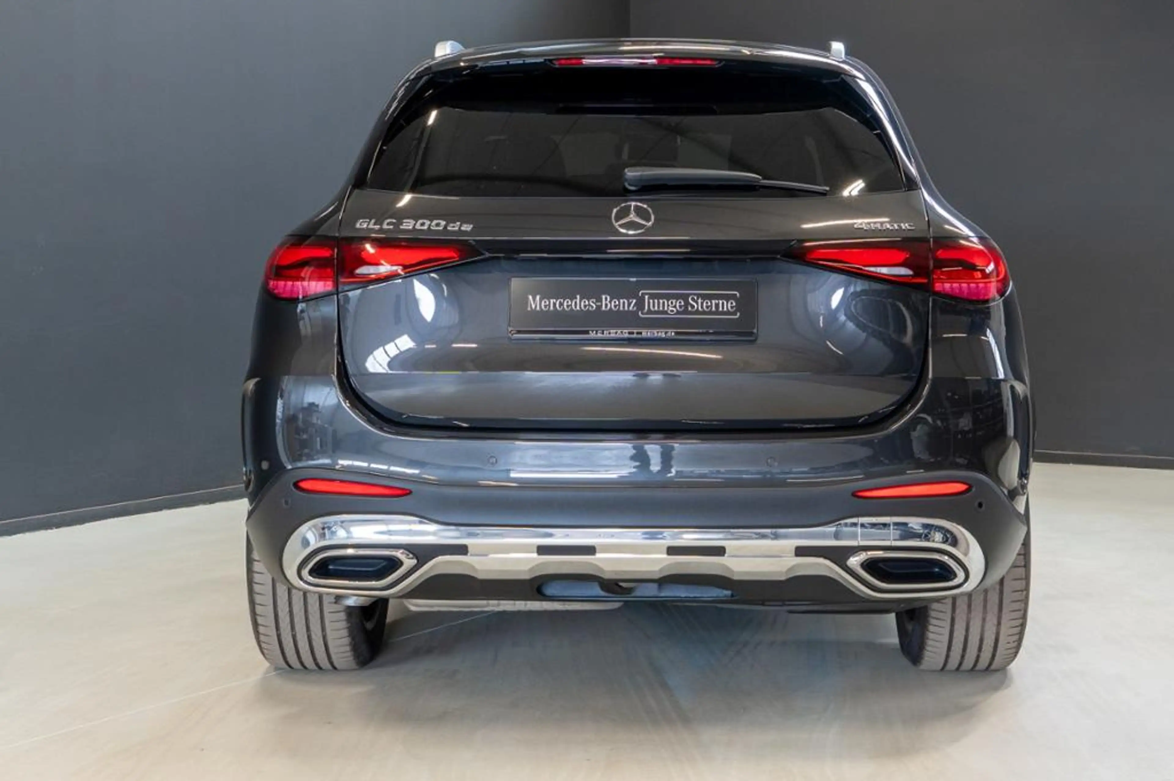 Mercedes-Benz GLC 300 de 4M *AMG Digital AHK Distron 360° Head — photo 4