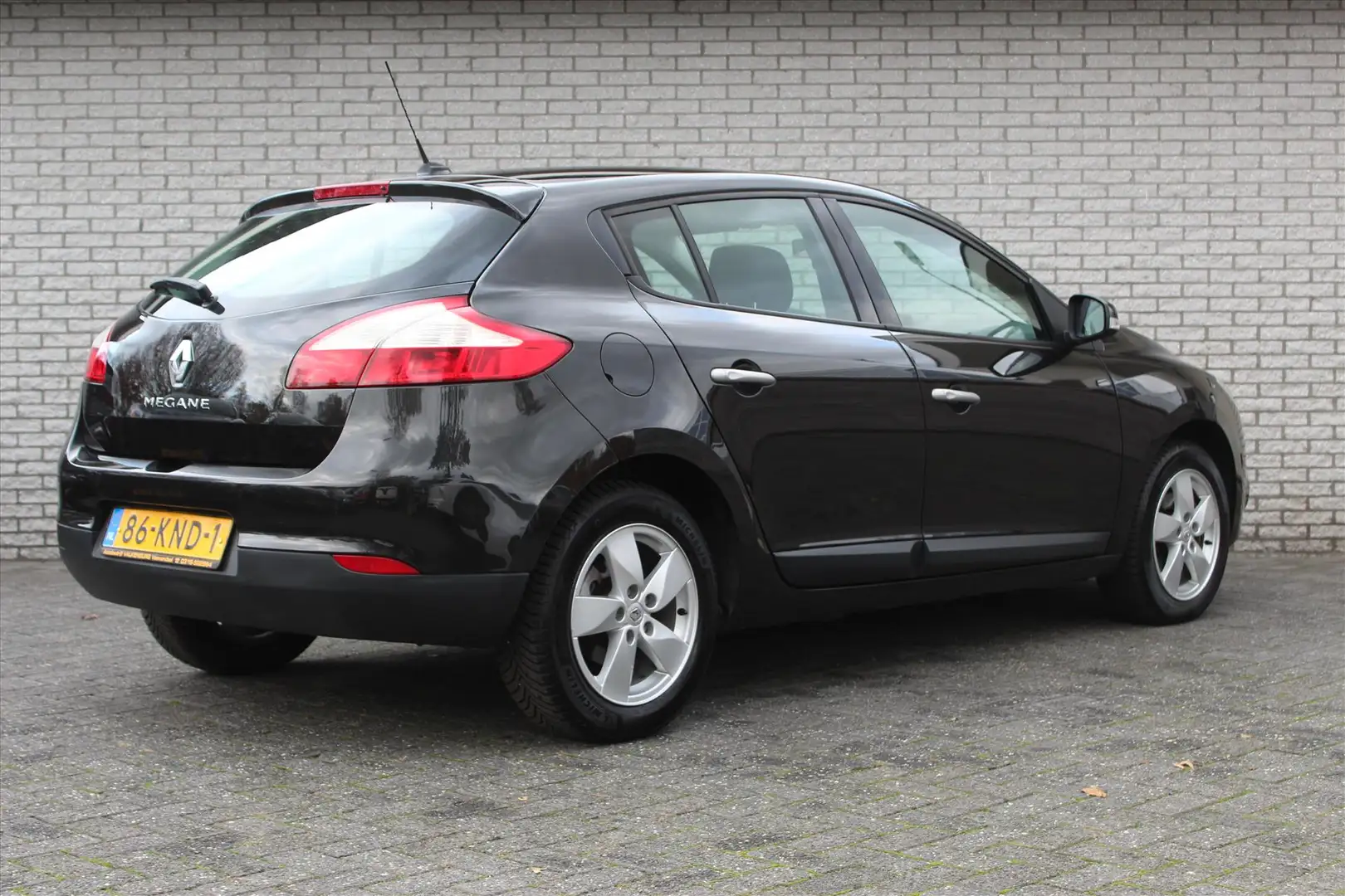 Renault Megane 1.6 Dynamique | Cruise | NAVI | Bluetooth Zwart - 2