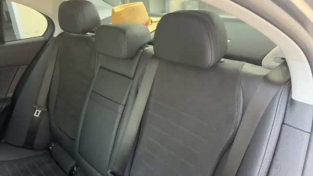 Mercedes-Benz C-Class view 11