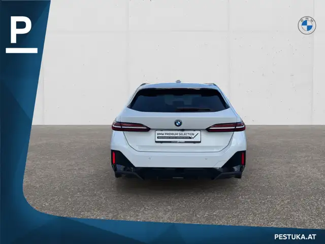 BMW 5 Series view 3