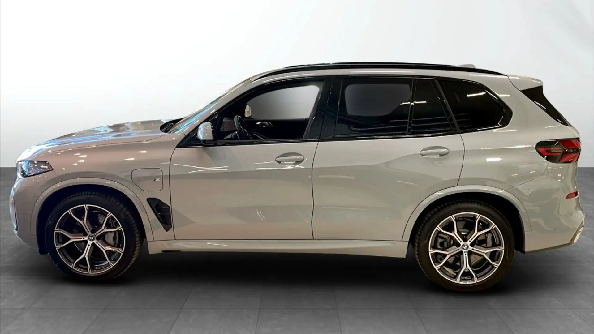 BMW X5 50e xDrive M Sportpaket*Innop.*DrivAss*ParkAs Grau - 2